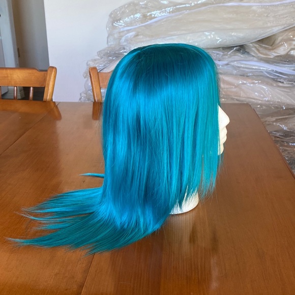 Shoulder length teal blue green wig Cosplay costume pole dancer - Picture 4 of 6